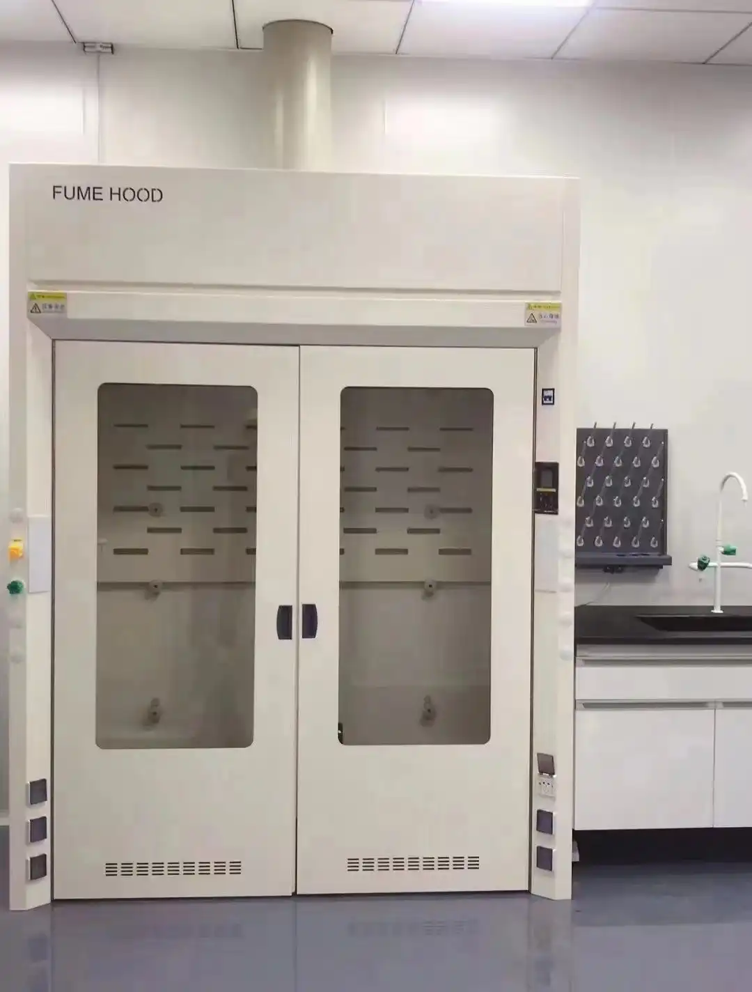 Double Door Walk In Fume Hood