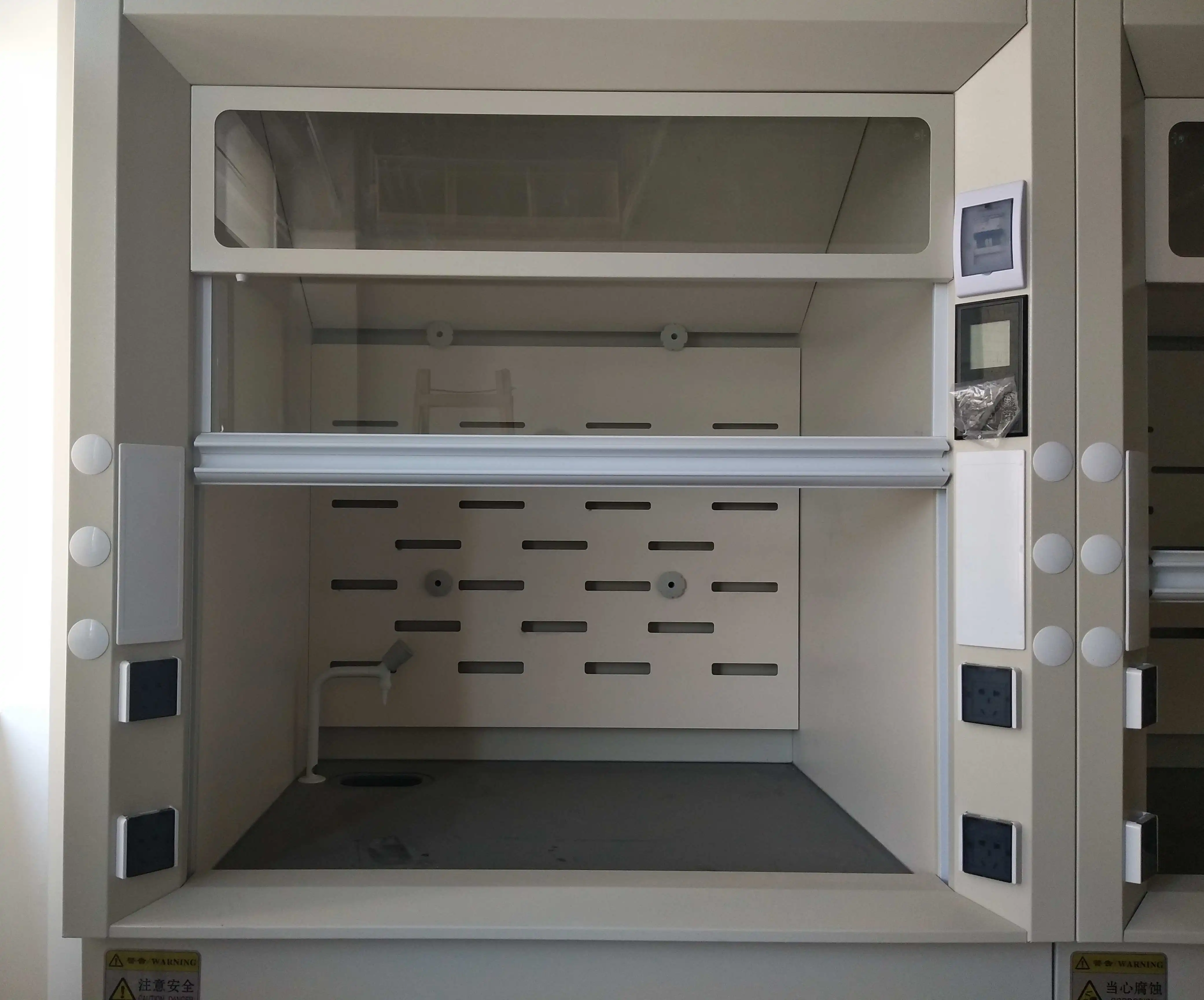 Ducted Fume Hood supplier